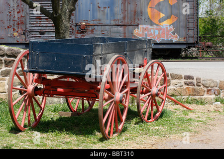 Antike amerikanische historische Waggons alte Vintage-Tapeten, die Reenactment Reenactment Reenactment Reinszenierungen in den USA nachstellen Stockfoto