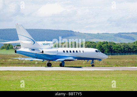 DASSAULT AVIATION MYSTERE-FALCON 50 1996 fest fegte Flügel Multi Engine / Turbine-Fan Motor, Inverness Dalcross Flughafen SCO 2540 Stockfoto