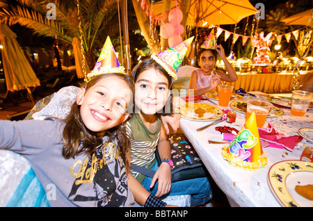 Dubai-Kindergeburtstag im Habtoor Grand Stockfoto