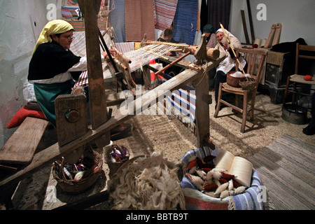 Webstuhl, Darstellung des alten Handwerks, Monterosso Almo, Sizilien, Italien Stockfoto