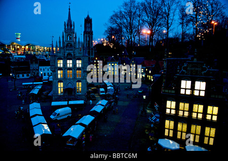 Historische Stadtzentrum Gouda und monumentale Häuser als replizierten in Madurodam Stockfoto