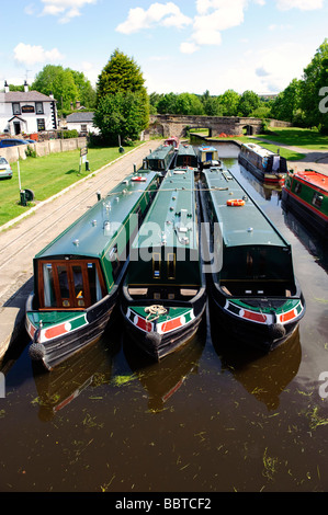 Lastkähne in der Kanal-Becken in Llangollen, Nordwales Stockfoto