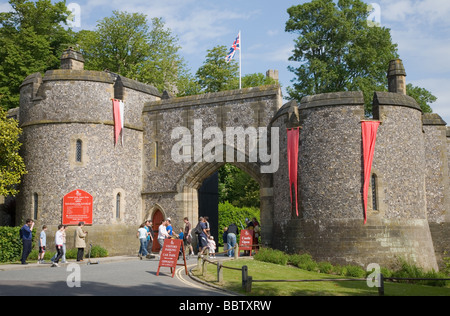 Arundel Castle Eingangstore in West Sussex England Stockfoto