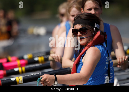 Cox vor Rennen, Sommer VIIIs, der University of Oxford, 2009 Stockfoto