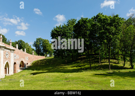 Die große Brücke über die Schlucht 1778-1784-85 wurde von Vasiliy Bazhenov Zarizyno Moskau Russland gebaut. Stockfoto