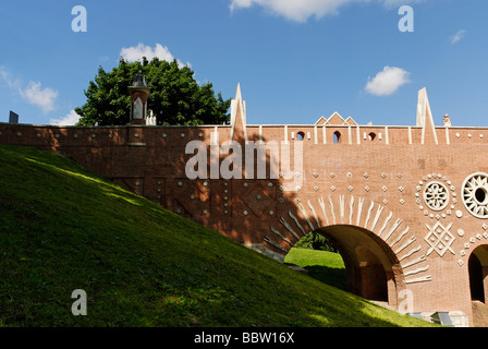 Die große Brücke über die Schlucht 1778-1784-85 wurde von Vasiliy Bazhenov Zarizyno Moskau Russland gebaut. Stockfoto