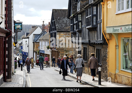 Blick auf die günstige St High Street in Sherborne Dorset South West England UK Stockfoto