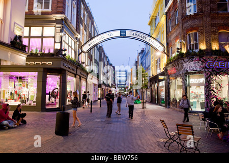 Carnaby Street bei Nacht Soho London UK Europe Stockfoto