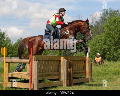 Dreitägige Veranstaltung Fahrer teilnehmen in der Cross Country Phase in Moskau Pferd Trial 2009 Stockfoto