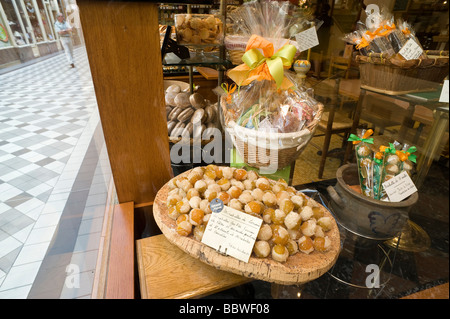 Paris Passage Jouffroi Patisserie Le Valentin Stockfoto