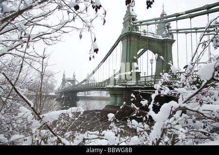 Hammersmith Bridge in London Anfang Februar 2009 Stockfoto