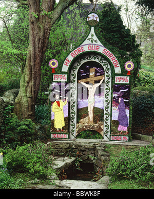 Coffin Well Tissington Well Dressing Derbyshire UK 1995 1990s UK HOMER SYKES Stockfoto