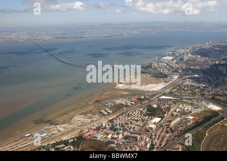Luftbild von Lissabon Tejo-Fluss und die Brücke Vasco da Gama Portugal Stockfoto