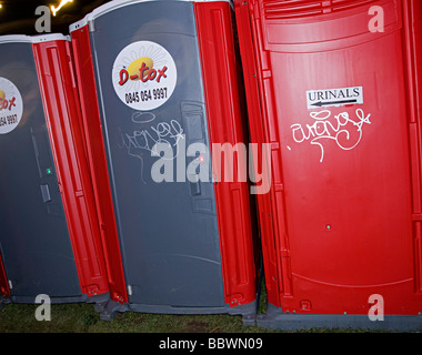 Eine tragbare Toilette, die oft bei Outdoor-Veranstaltungen wie Festivals wie Glastonbury gefunden werden kann Stockfoto