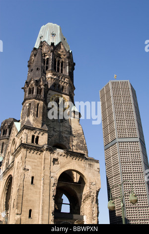 Die Kaiser-Wilhelm-Gedächtniskirche (Kaiser-Wilhelm-Gedächtnis-Kirche) am Kurfürstendamm in Berlin Stockfoto