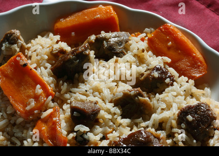 Qabili Pilau ist eine Reis-Zubereitung mit Lamm Karotten und Rosinen gemacht Stockfoto