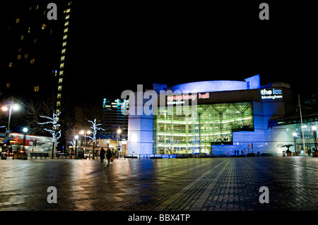 Symphony Hall Birmingham am centenary Square bei Nacht Stockfoto