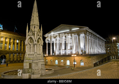 Birmingham Rathaus Chamberlain Quadrat in der Nacht Stockfoto