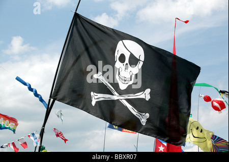 Große Piratenflagge, flattern im Wind auf dem Blackheath International Kite Festival 2009 Stockfoto