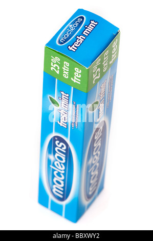 Aufrecht Boxed Macleans "Minze" Tube Zahnpasta mit 25 % zusätzlichen freien Stockfoto