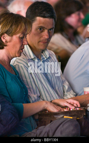 David Miliband britische Regierung Außenminister abgebildet im Publikum Hay Festival 2009 Stockfoto