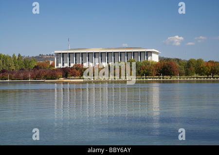 Lake Burley Griffin und nationale Bibliothek von Australien Canberra ACT Stockfoto