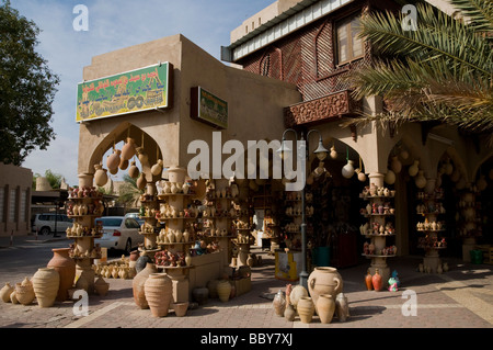 Traditionelle Keramik auf dem Markt von Nizwa Oman Stockfoto