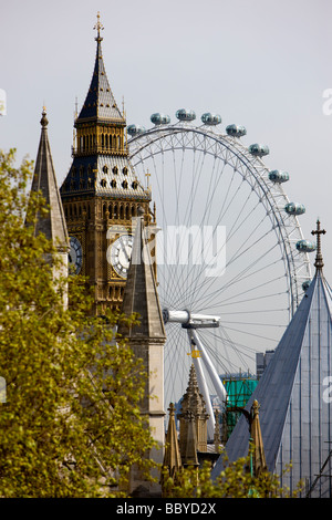 London England UK Big Ben Millennium Wheel Ferris Westminster Abbey Dach Top Porträt Skyline Stockfoto