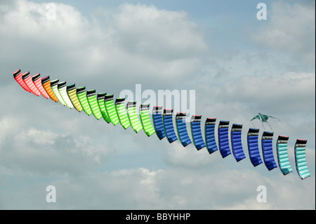 Ein Gian Stapel Flexifoil Drachen geflogen von einem Mann in Blackheath International Kite Festival 2009 Stockfoto