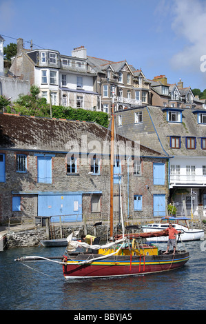 Blick auf den Hafen, Looe, Cornwall, England, Vereinigtes Königreich Stockfoto