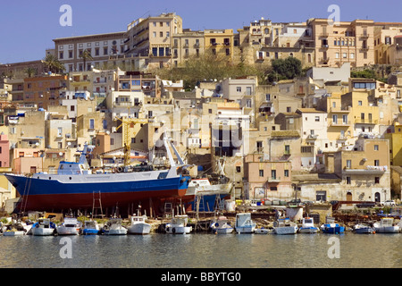 Am Wasser, Hafen, Angeln, Boote, Sciacca, Sizilien, Italien, Europa Stockfoto