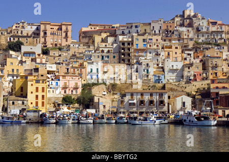 Am Wasser, Hafen, Angeln, Boote, Sciacca, Sizilien, Italien, Europa Stockfoto