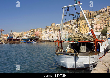 Am Wasser, Hafen, Angeln, Boote, Sciacca, Sizilien, Italien, Europa Stockfoto