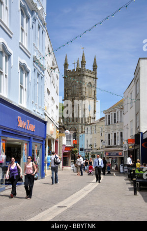 Fore Street und Holy Trinity Church, St Austell, Cornwall, England, Vereinigtes Königreich Stockfoto