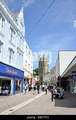 Fore Street und Holy Trinity Church, St Austell, Cornwall, England, Vereinigtes Königreich Stockfoto