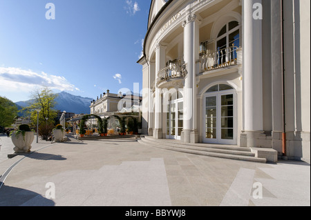 Alte Stadt mit Spa Haus und Promenade, Meran, Meran, Südtirol, Italien, Europa Stockfoto