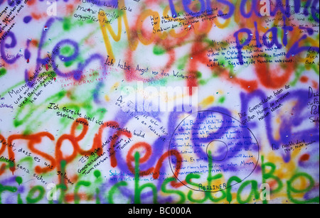 Deutsche Graffiti an die Wand gekritzelt. Stockfoto