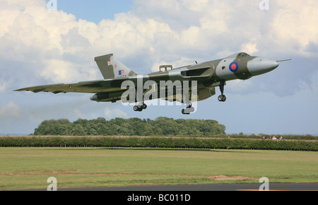 Die letzte flugfähige Avro Vulcan auf kurze Endrunde an die RAF Waddington geöffnet im Jahr 2008. Stockfoto