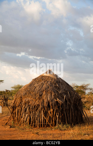 Ein traditionelles Haus im Süden Äthiopiens Hamer Dorf. Stockfoto