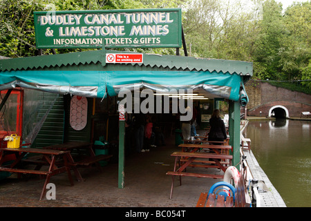 Eingang zum Dudley Kanal-Tunnel und Kalkstein Minen Dudley West Midlands uk Stockfoto