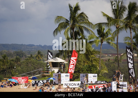 Surfen in Haleiwa, Oahu, Hawaii Stockfoto