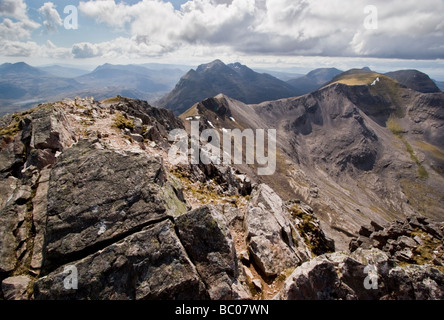 Ben Eighe in Torridon: Coinneach Mhor aus Spidean Coire Nan Clach mit Gipfelns hinter Stockfoto