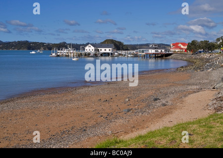 Horotutu Strand und Paihia Wharf, Bay of Islands, Neuseeland Stockfoto