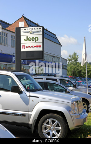 Chrysler Dodge Jeep Autohaus und Vorplatz Stockfoto