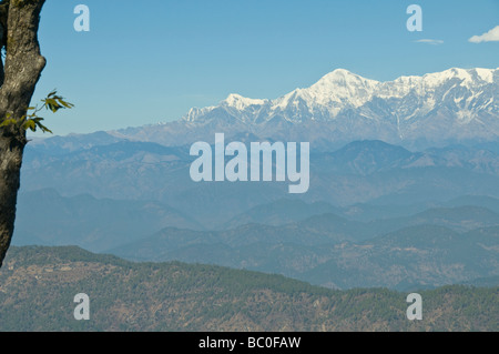 Indischen Himalaya lugt, Uttaranchal, Nordindien, eingefaßt mit China Stockfoto