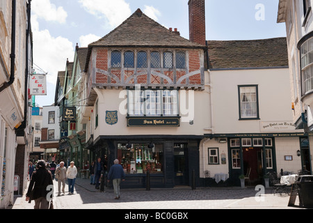 Das 16. Jahrhundert un Hotel" erbaut 1503 im Stadtzentrum. Canterbury Kent England Großbritannien Stockfoto