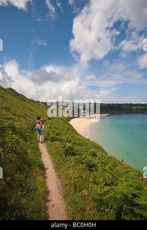 Fuß entlang der Küste in der Nähe von Carbis Bay in Cornwall Stockfoto