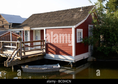 Geschenk Shop in Stelzenläufer ist eine restaurierte Arbeiter Haus in der Britannia Erbe Werft Park, Steveston, Richmond, British Columbia, Kanada Stockfoto