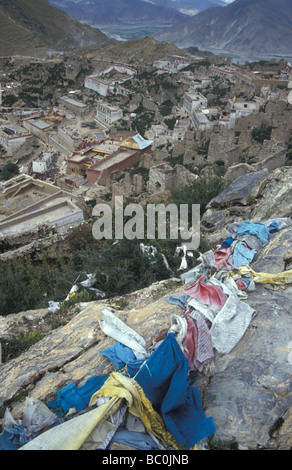 alten tibetisch-buddhistischen Gebet Fahnen Wind Pferd Ganden Kloster Gompa Lhasa Tibet autonome Region Peoples Republic Of China Stockfoto