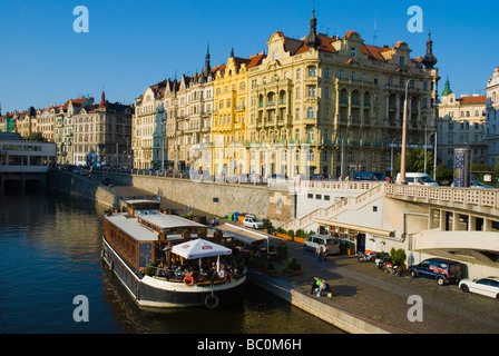 Riverside Prag Tschechische Republik Europa Stockfoto